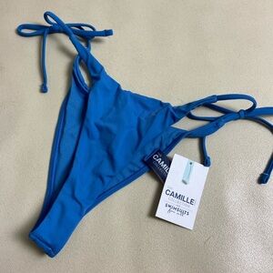 Nwt Classic String Bikini Bottom
Camille Kostek L 10 12 cheeky side tie
